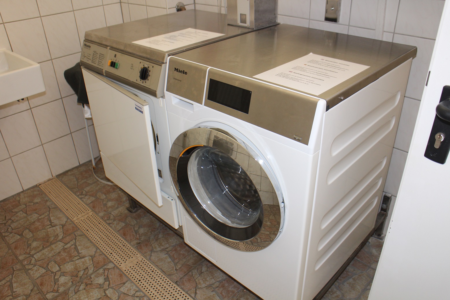 De wasmachine en droger